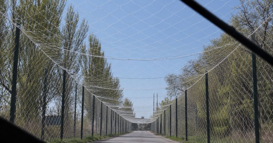 Антидронова сітка (6&times;7 м) вічко 50 мм, нитка 1,8 мм, білий міцна сітка для захисту техніки та позицій KBRG-20045-Б фото